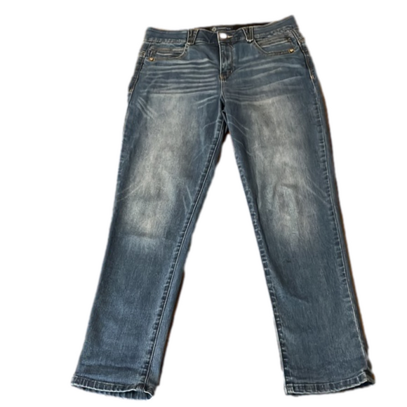 Democracy Jeans - Picture 1 of 6